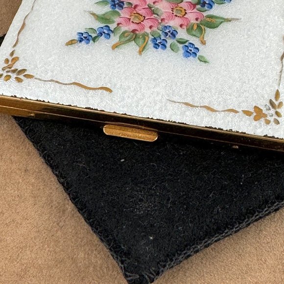 Vintage Compact Case Good, Guilloche Enamel with Gold Leaf - Picture 5 of 9
